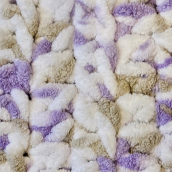 Bernat Yarn Crocheted Little Lilac Dove Baby Blanket Handmade 45" x 36" Chenille - Picture 3 of 6